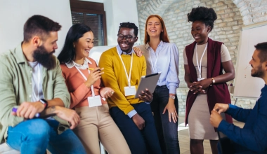 Groupe salariés heureux